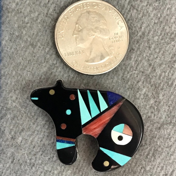 Hallmarked Navajo micro-inlay bear pendant / pin turquoise, sterling - Picture 2 of 6